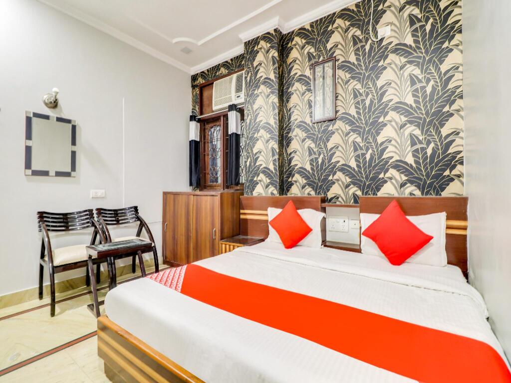Праяградж: Raka Inn by  FabHotel