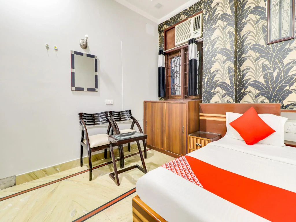 Праяградж: Raka Inn by  FabHotel