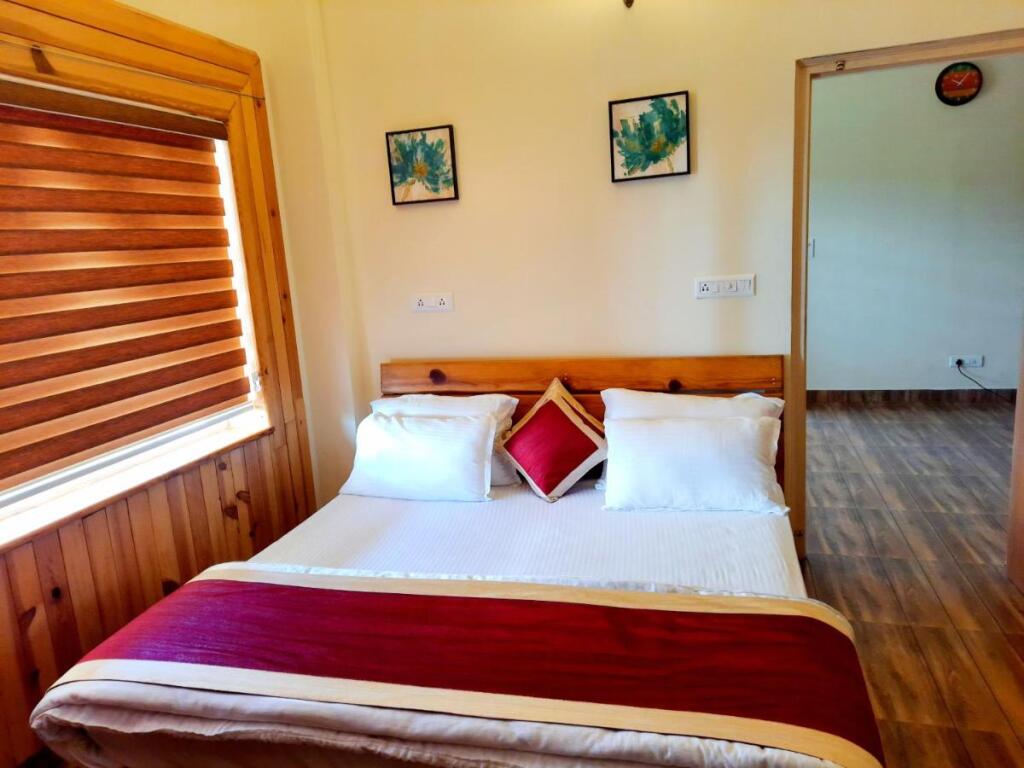 Раникхет: Hotel Dev Chhaya