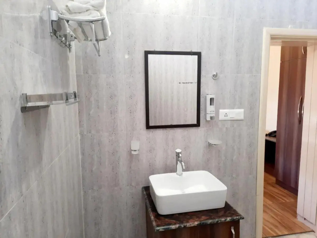 Раникхет: Hotel Dev Chhaya