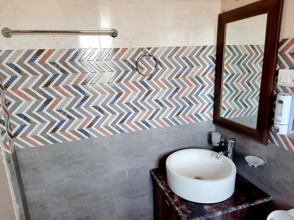Раникхет: Hotel Dev Chhaya