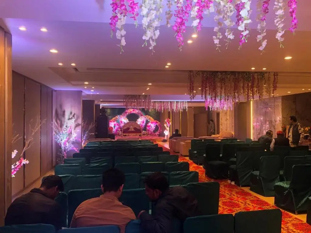 Канпур: Hotel The Legend