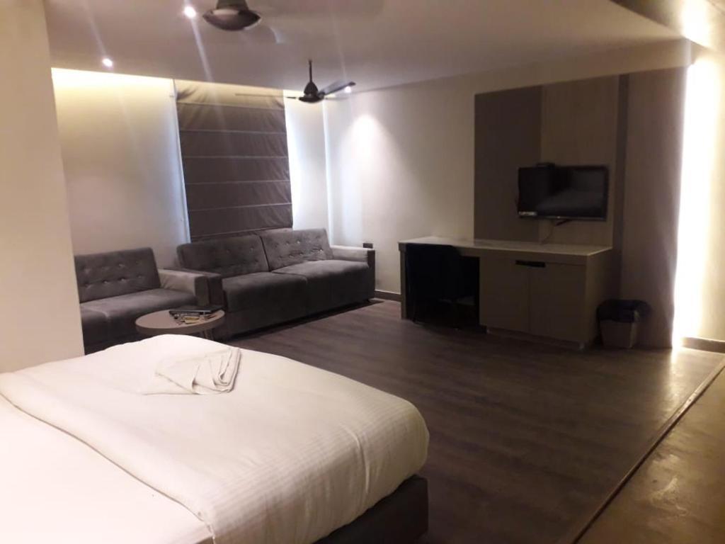 Канпур: Hotel The Legend