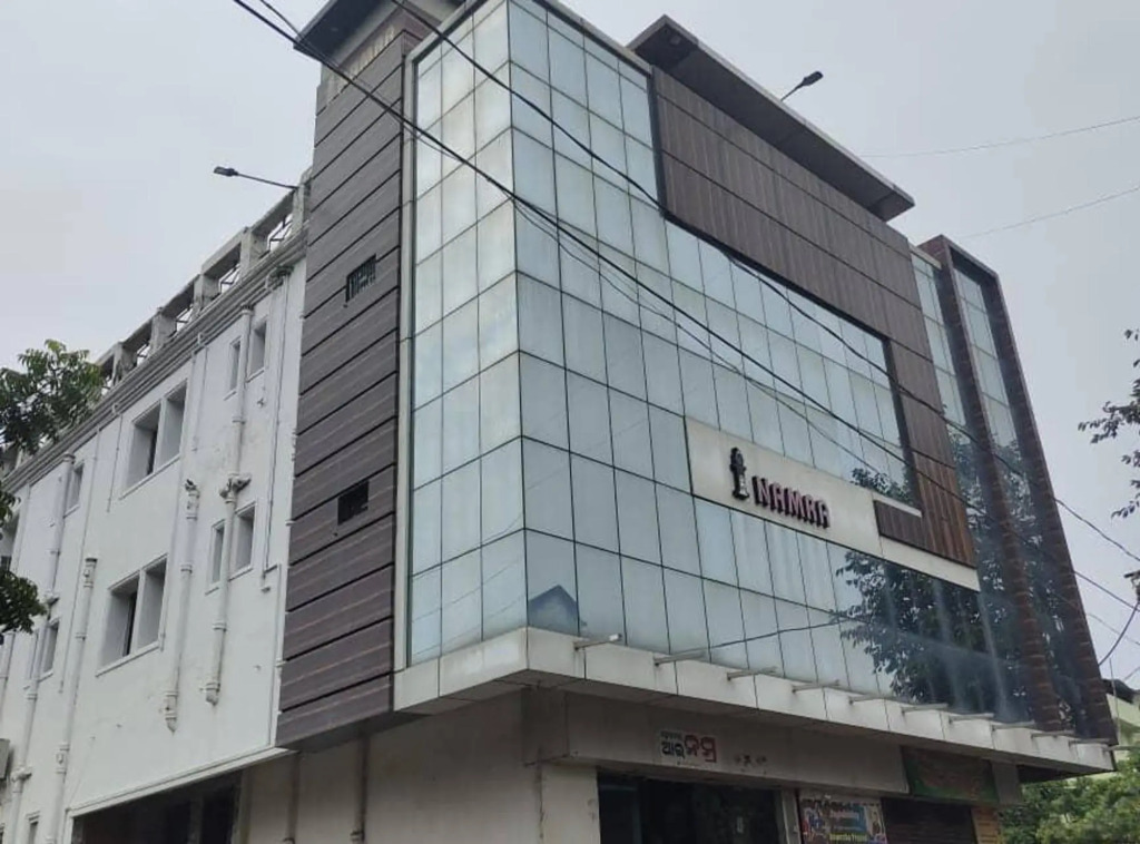 Ангул: Hotel Namra Palace
