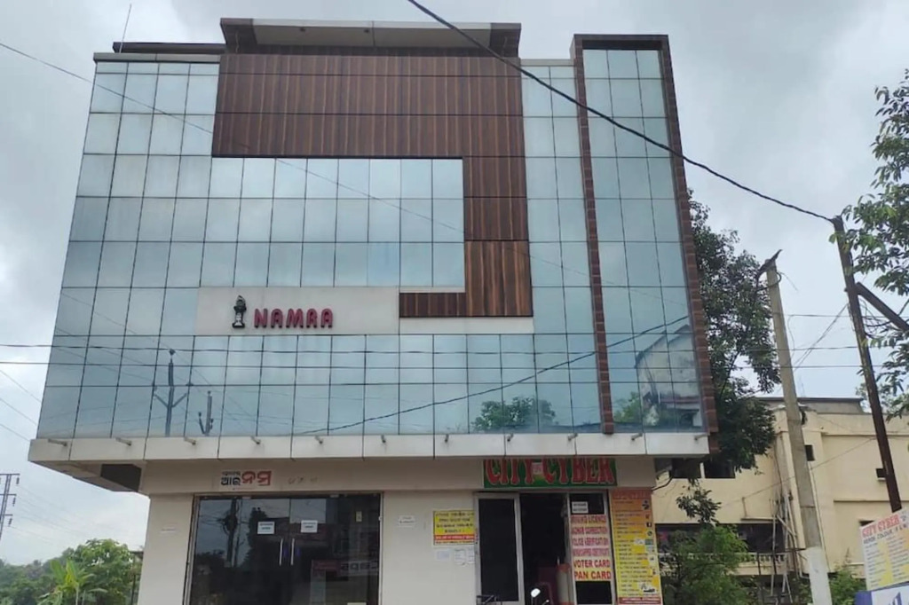 Ангул: Hotel Namra Palace