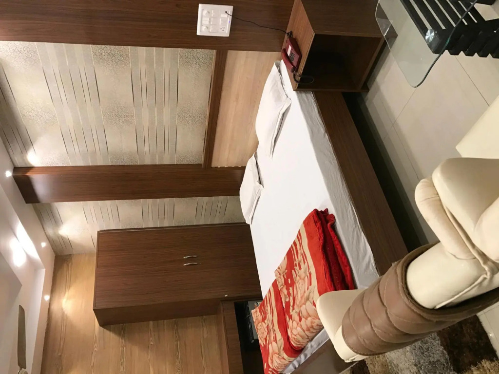 Буландшар: Hotel Natraj