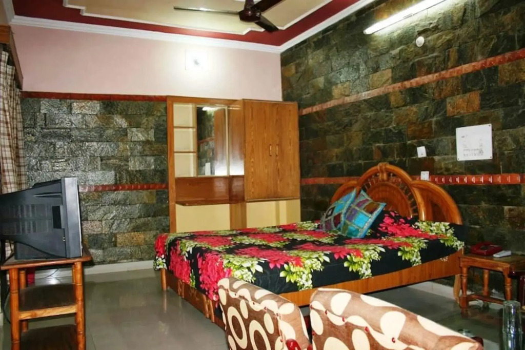 Буландшар: Hotel Natraj