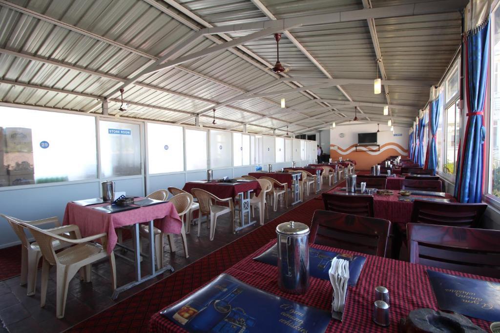 Шиккамагалуру: Hotel Vasanth Vihar
