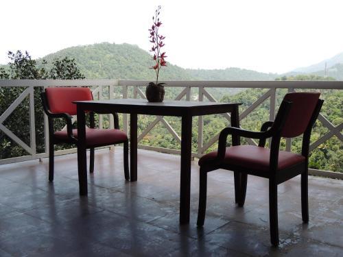 Муннар: Summit Indriya Resort & Spa