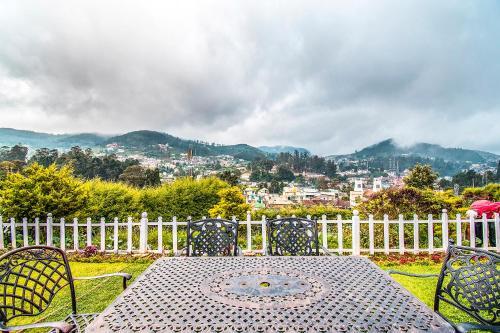 Ути: FabHotel St.Clouds Ooty