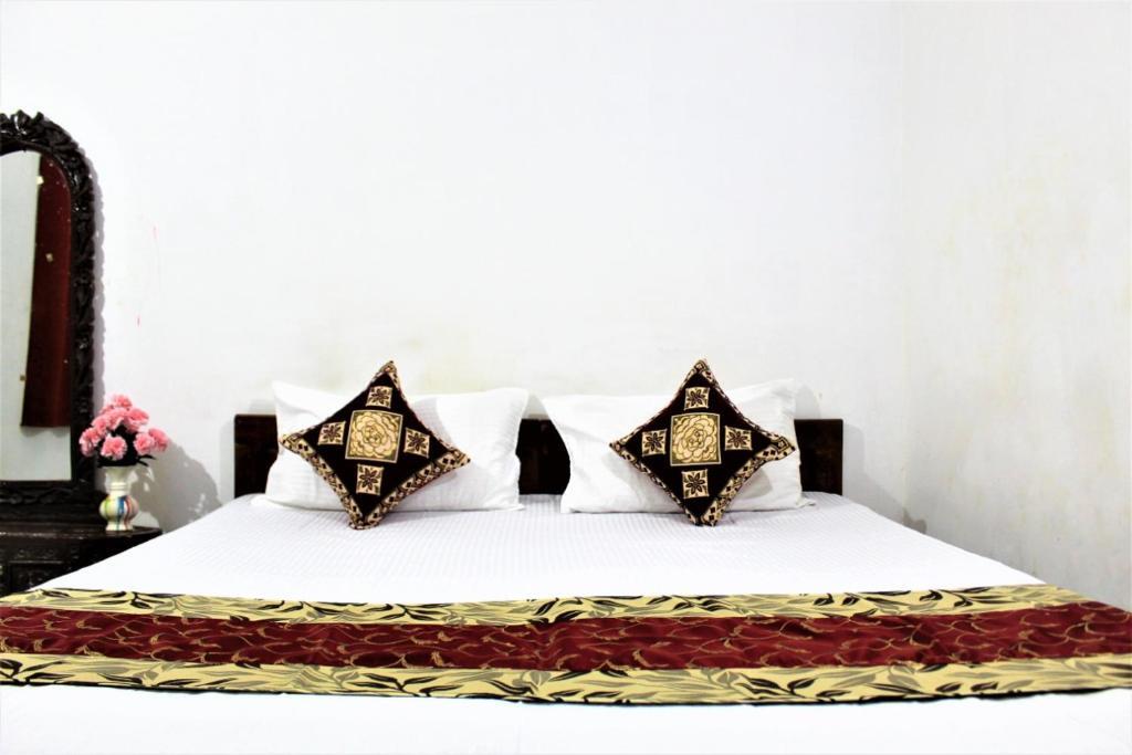Калангут: Santosh Place