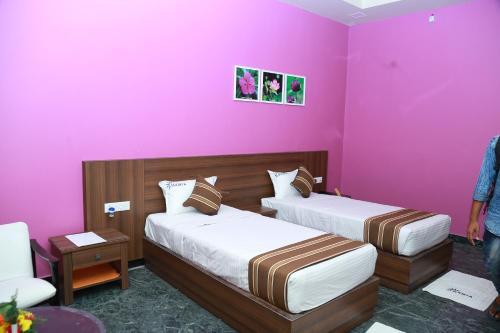 Перумал Ковил Пати: Hotel Soorya City