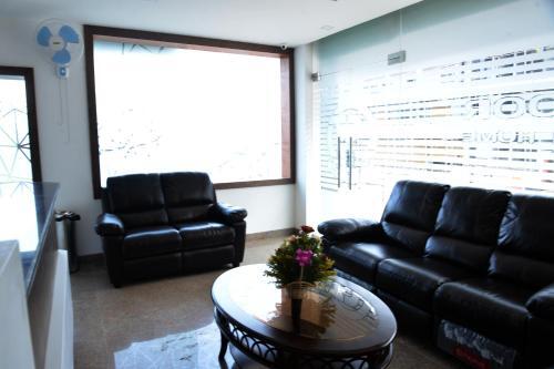 Вираджпет: Suroor Tourist Home