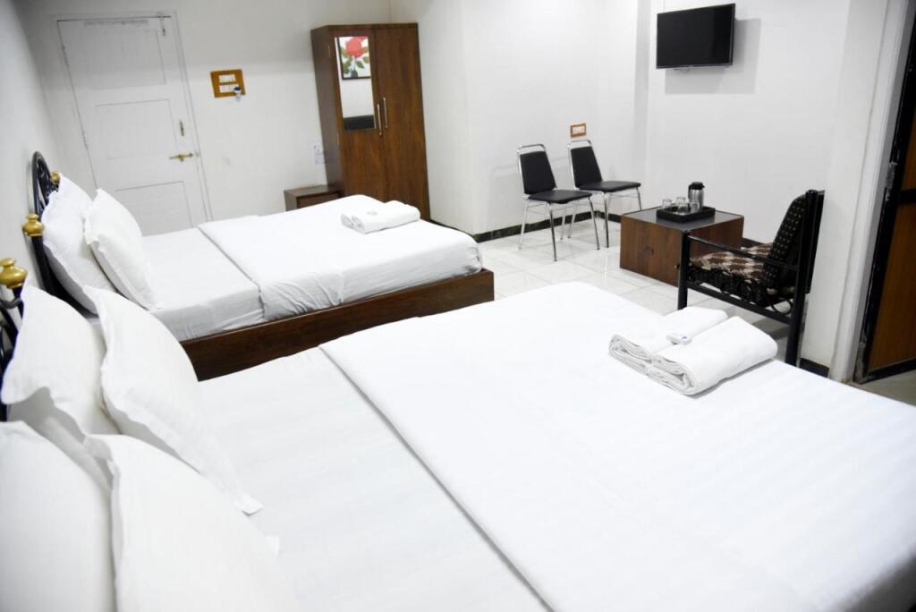 Игатпури: Hotel Sai Yatri