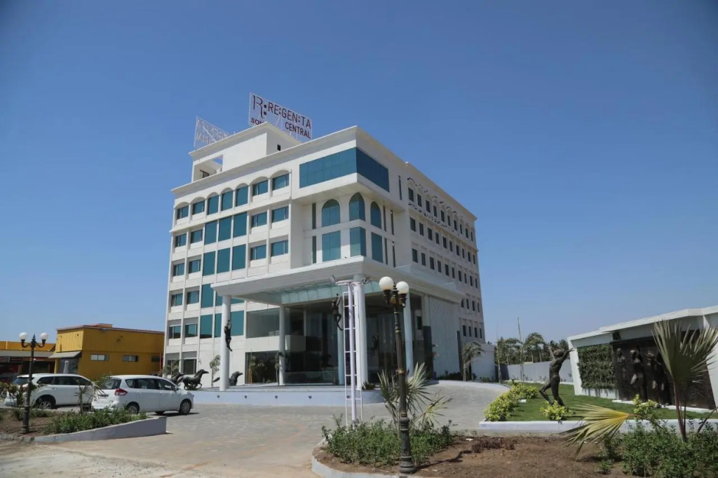 Сомнатх: Regenta Central Somnath