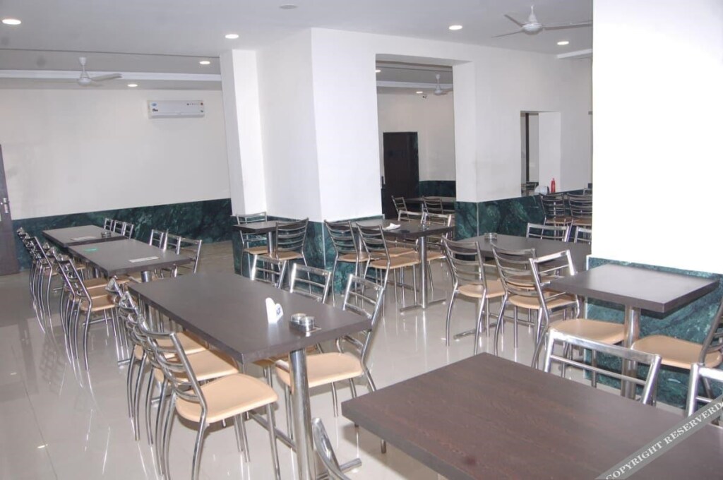 Крепость Jhansi: Hotel Surya