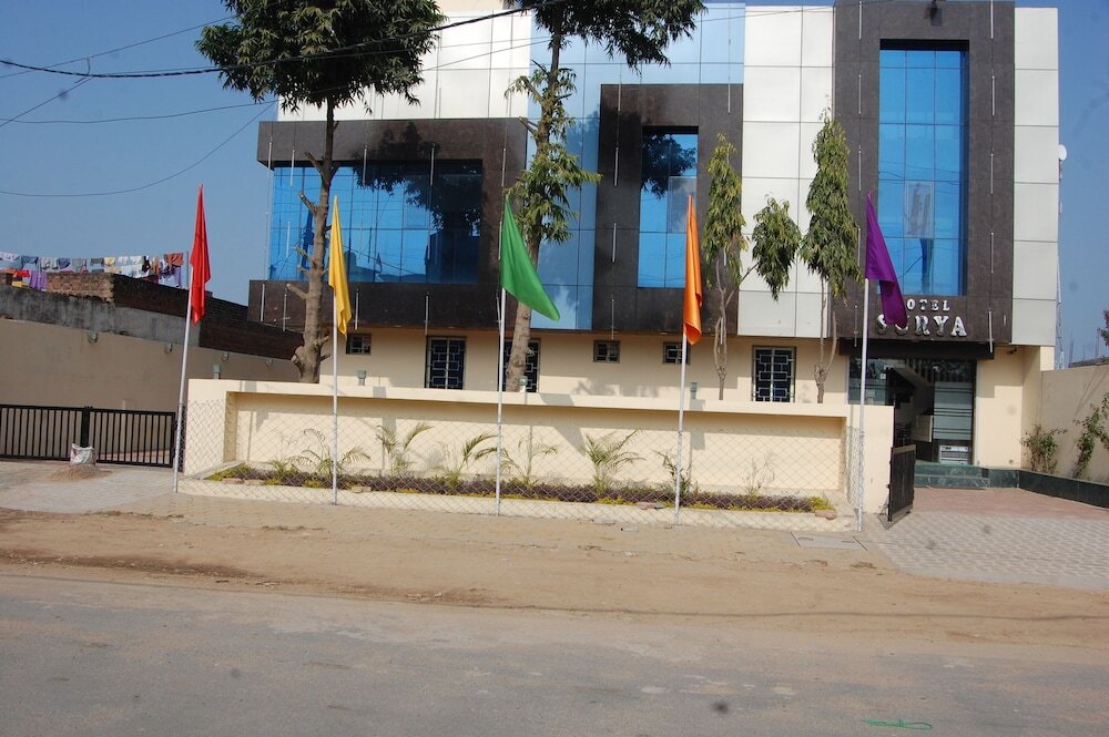 Крепость Jhansi: Hotel Surya