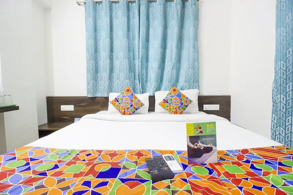 Нашик: FabHotel House Khas Suites