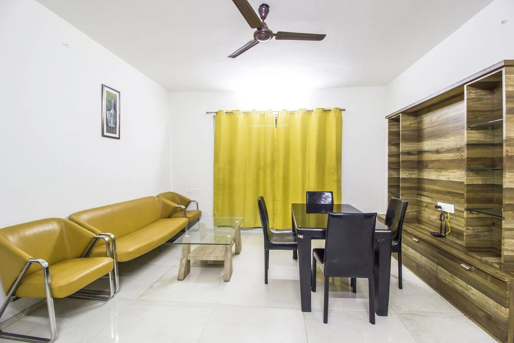 Нашик: FabHotel House Khas Suites