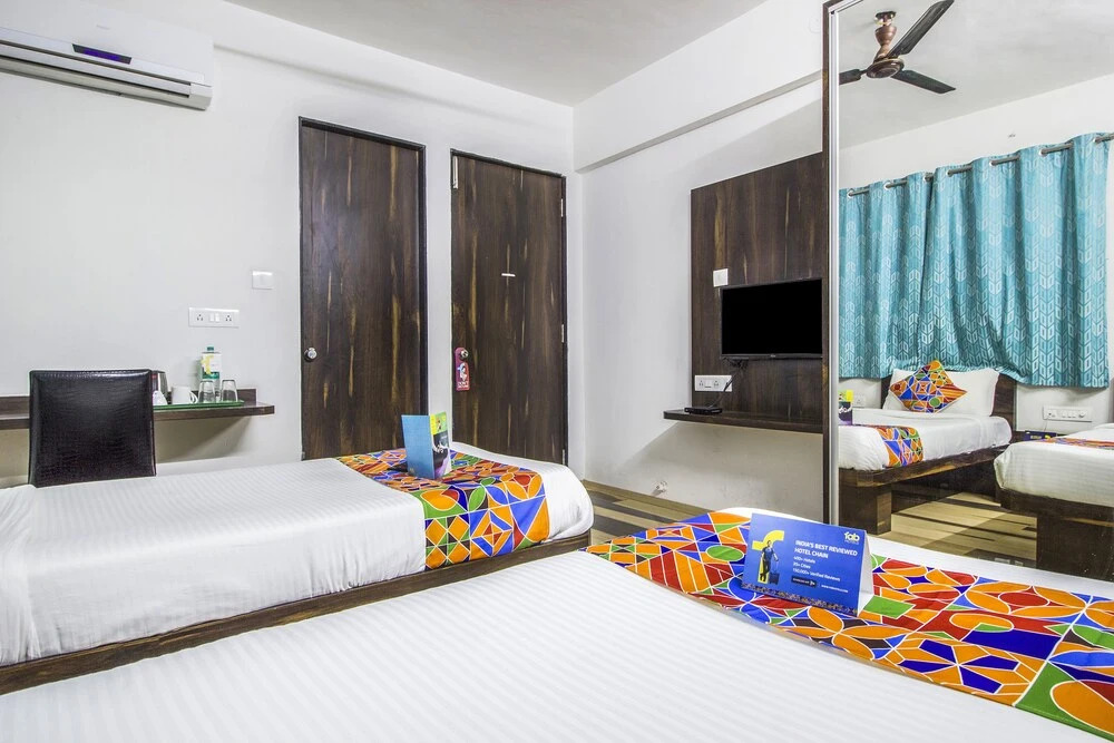 Нашик: FabHotel House Khas Suites