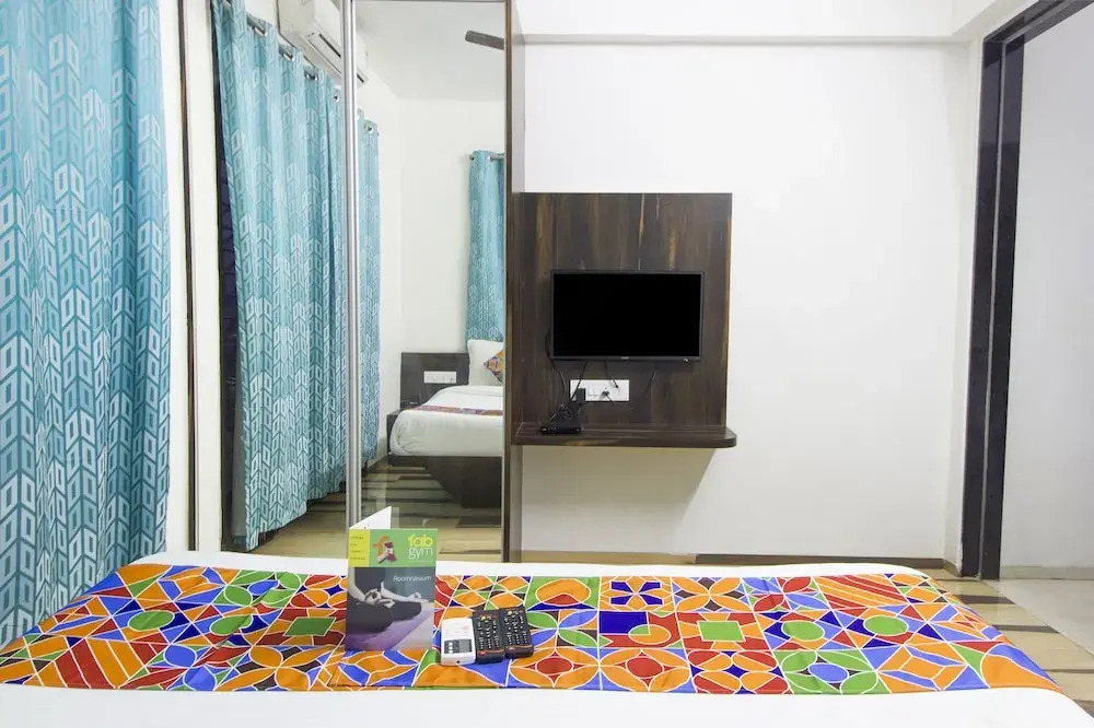 Нашик: FabHotel House Khas Suites