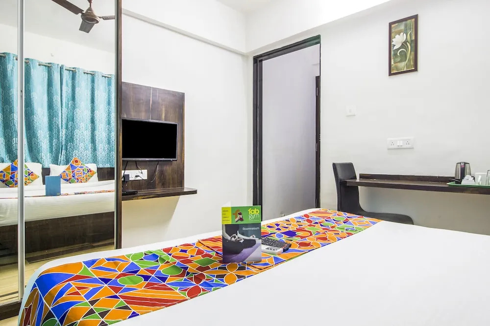 Нашик: FabHotel House Khas Suites