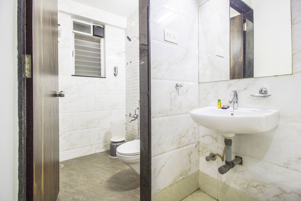 Нашик: FabHotel House Khas Suites