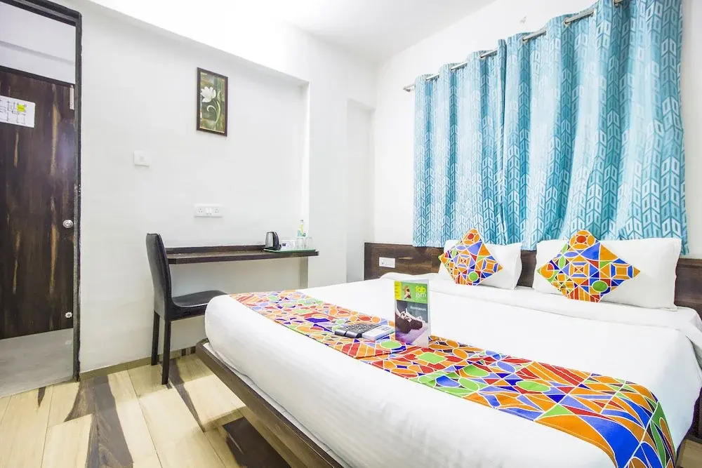 Нашик: FabHotel House Khas Suites