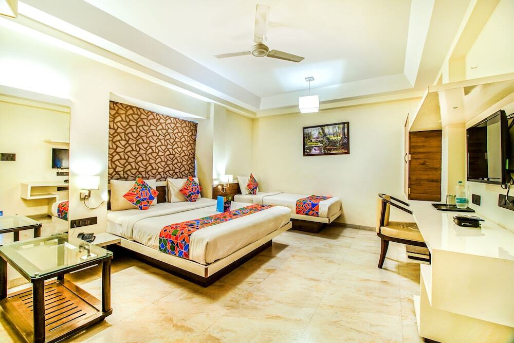 Аурангабад: FabHotel Deepali Residency