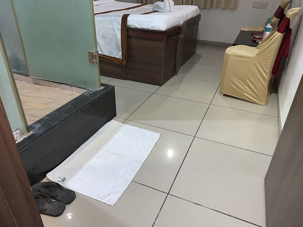 Нагпур: Hotel JK Lions - Koradi, Nagpur