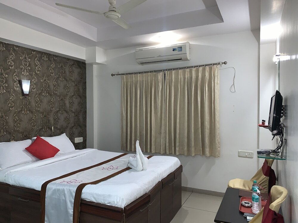 Нагпур: Hotel JK Lions - Koradi, Nagpur