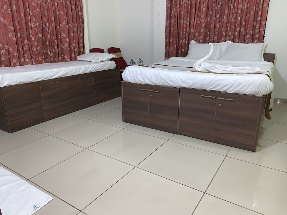 Нагпур: Hotel JK Lions - Koradi, Nagpur