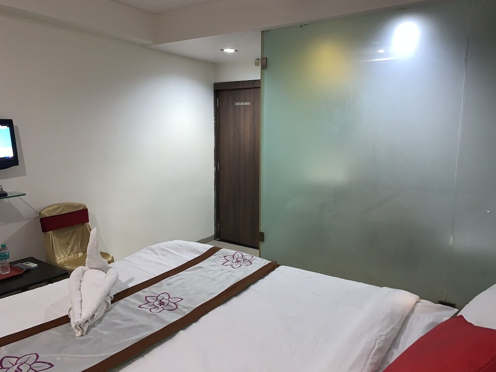 Нагпур: Hotel JK Lions - Koradi, Nagpur