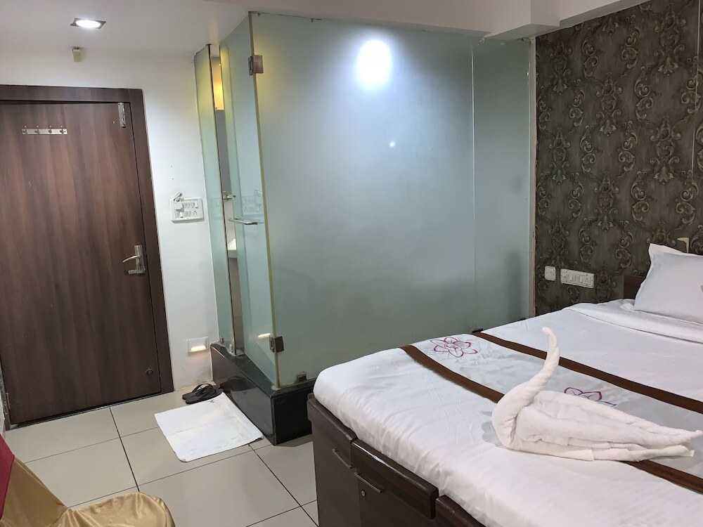 Нагпур: Hotel JK Lions - Koradi, Nagpur