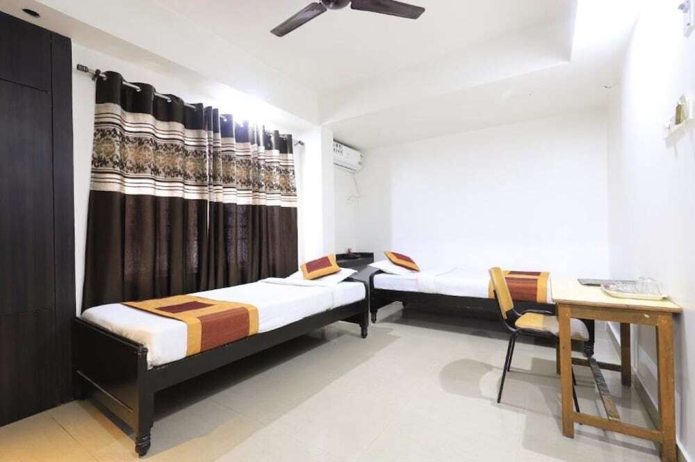 Гувахати: Hotel Rashmi