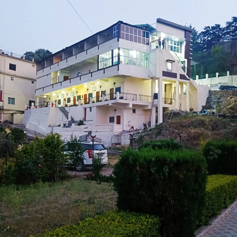 Раникхет: Goroomgo Tribhuwan Ranikhet