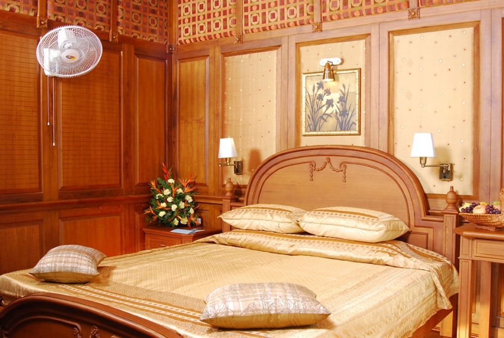 Аллеппи: Sterling House boat Lake Palace Alleppey