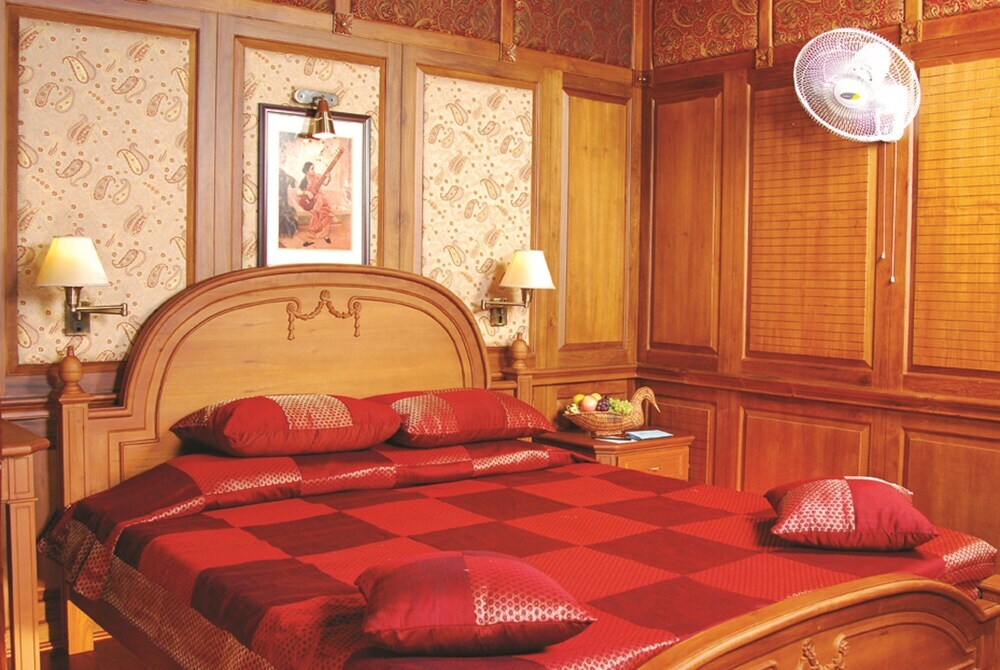Аллеппи: Sterling House boat Lake Palace Alleppey