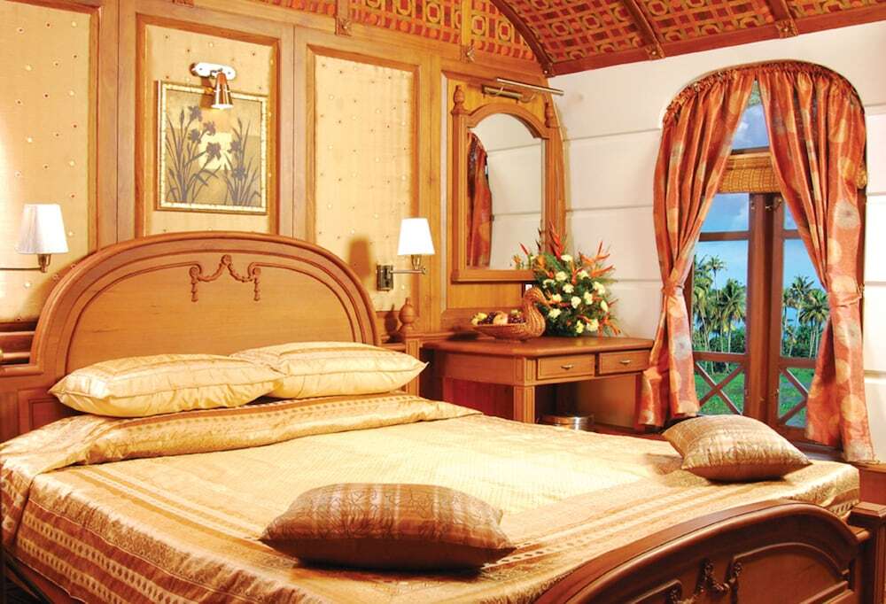 Аллеппи: Sterling House boat Lake Palace Alleppey