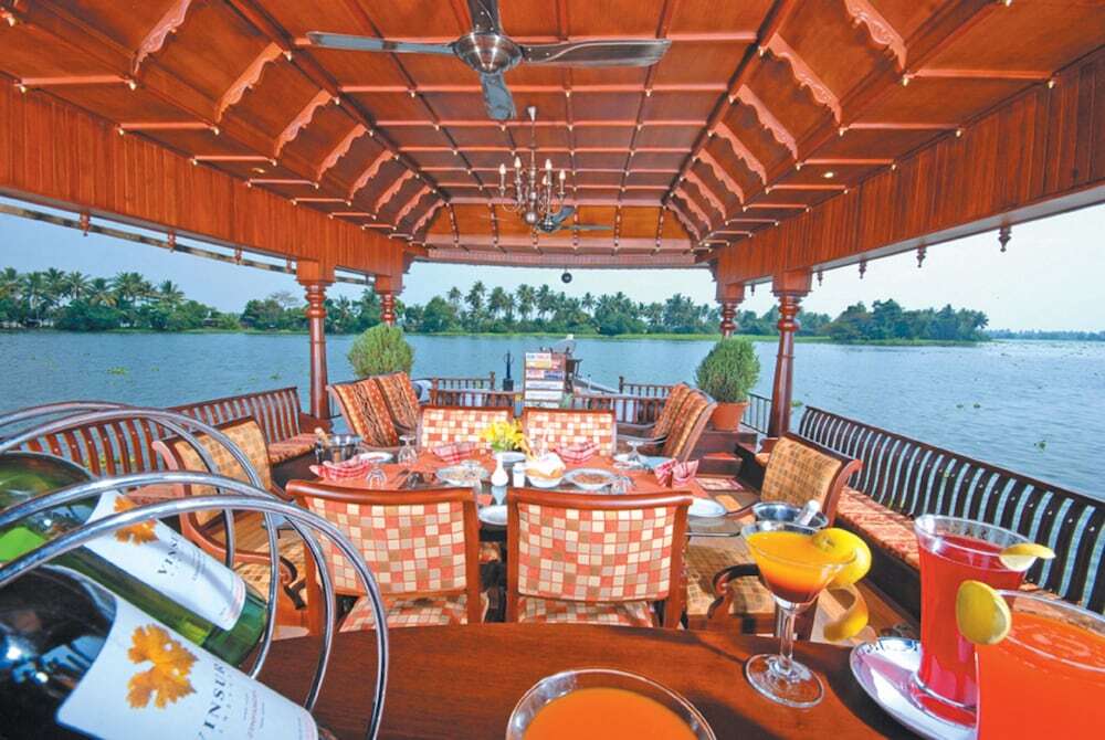 Аллеппи: Sterling House boat Lake Palace Alleppey