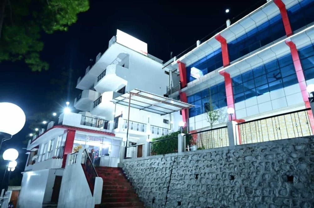 Наинитал: Ambience Hill Nainital
