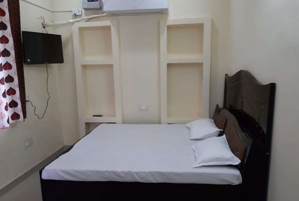 Массури: Ambika House Dehradun