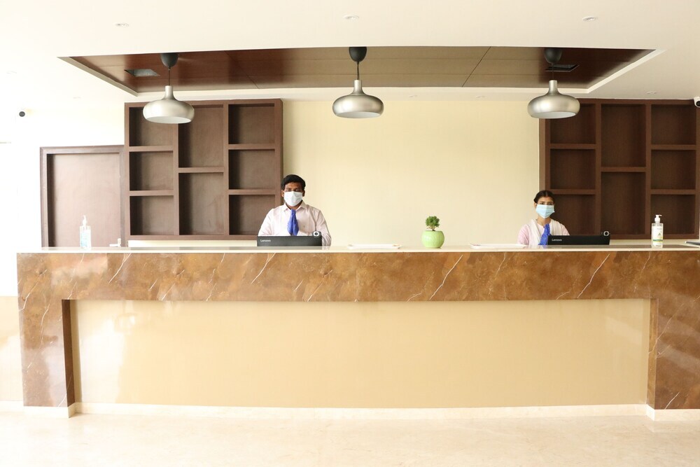 Висакхапатнам: Gadiraju Palace Convention Centre & Hotel