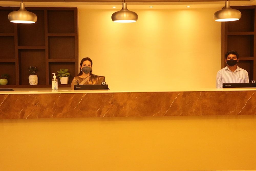Висакхапатнам: Gadiraju Palace Convention Centre & Hotel