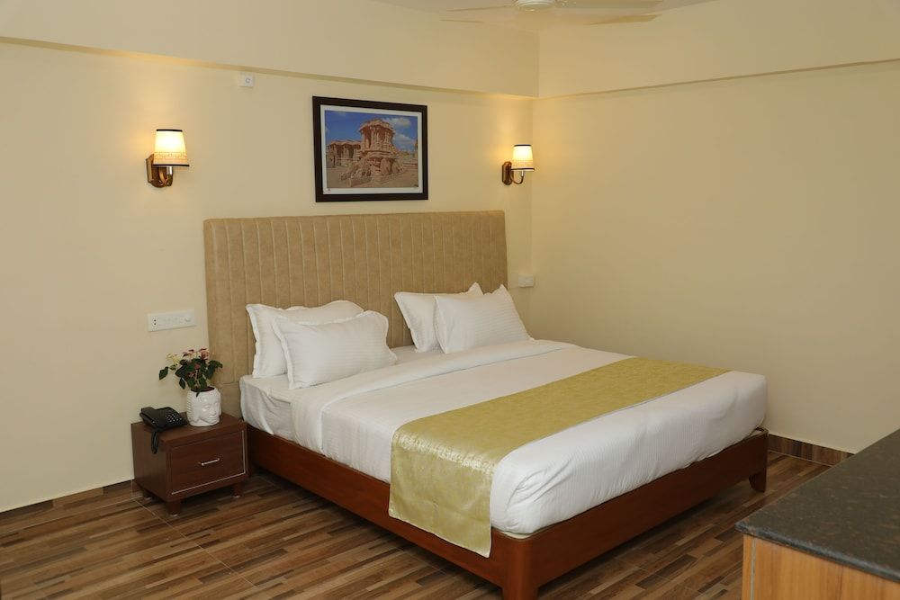 Висакхапатнам: Gadiraju Palace Convention Centre & Hotel