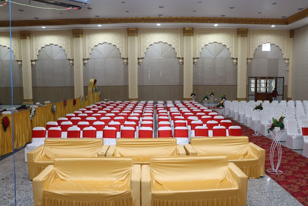 Висакхапатнам: Gadiraju Palace Convention Centre & Hotel