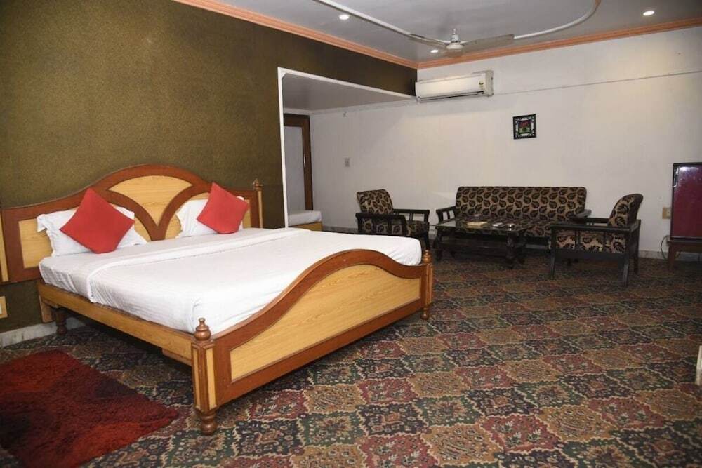 Райпур: Goroomgo Sharda Regency Raipur