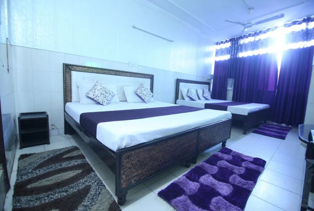 Чандигарх: Goroomgo City Palace Chandigarh