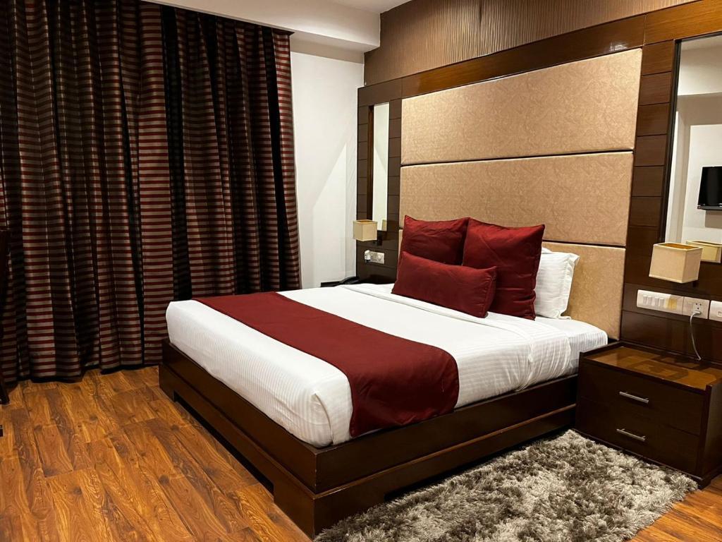 Гуруграм: Yuhi Suites