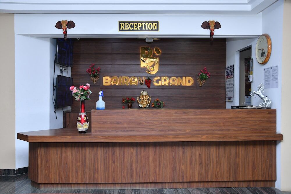 Мадурай: Bairav Grand